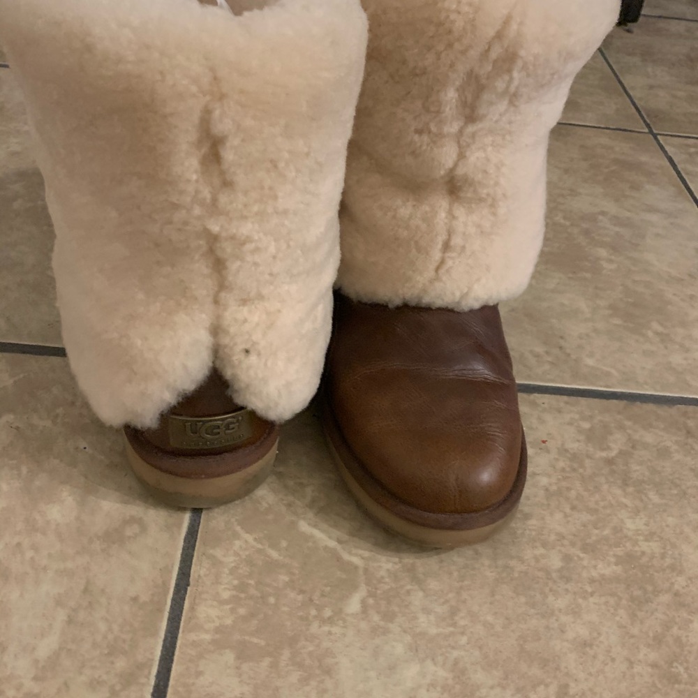 UGG